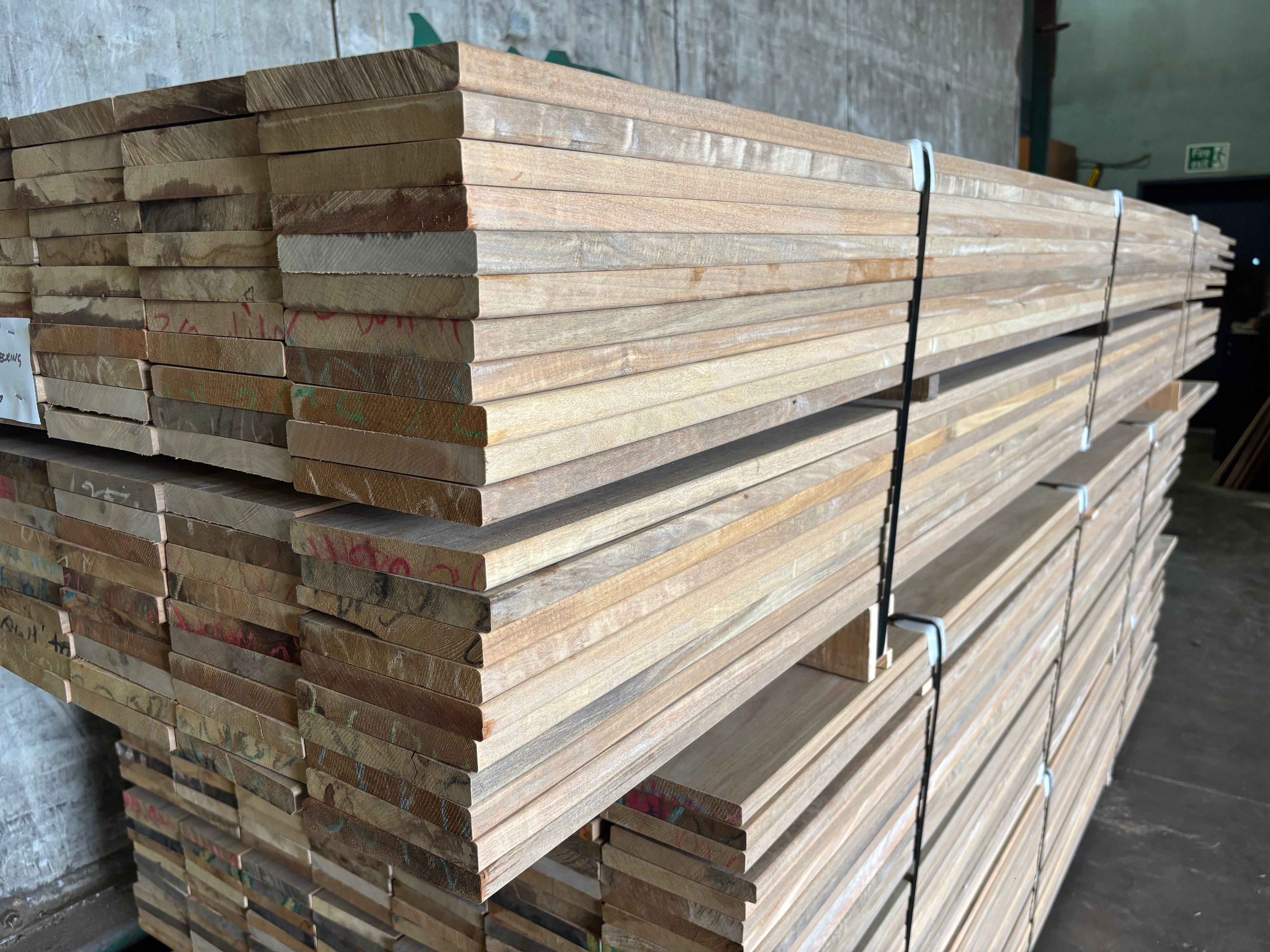 Vitex Decking 140x19mm Smooth – Premium Hardwood Decking